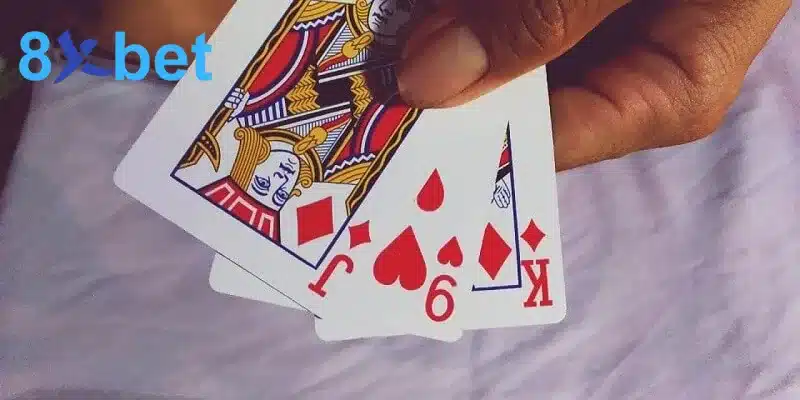 Mẹo Chơi Bài Cào 3 Lá Hiệu Quả, Dễ Ăn Thưởng Tại 8XBET 4 Chiến lược bắt bài mạnh và thăm dò bài yếu